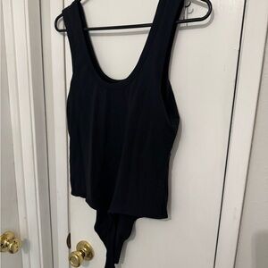 Nuuds Black Sleeveless Women's Top